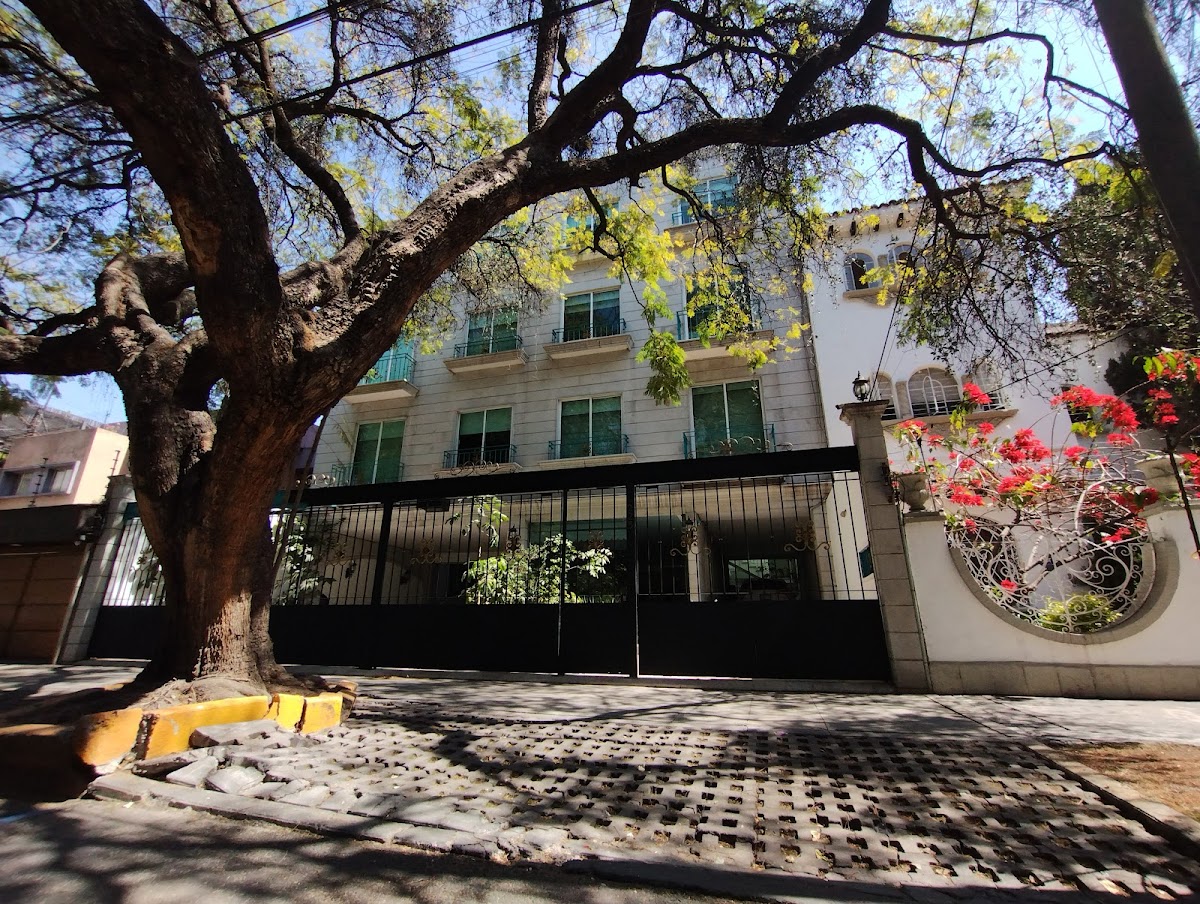 SUITES ARISTOTELES 225